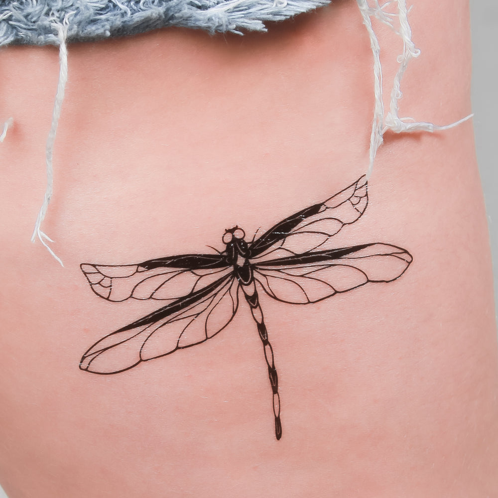tatouage temporaire libellule discret inspiration legerete et transformation