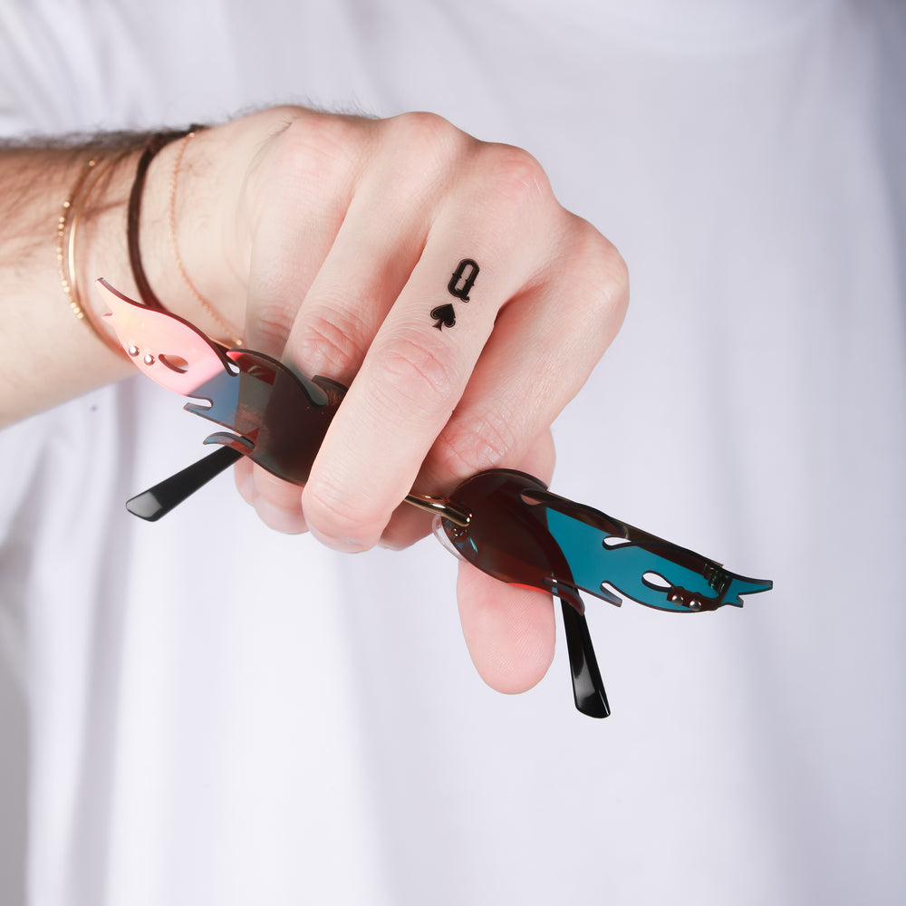 tatouage ephemere dame de pique style raffine et mysterieux