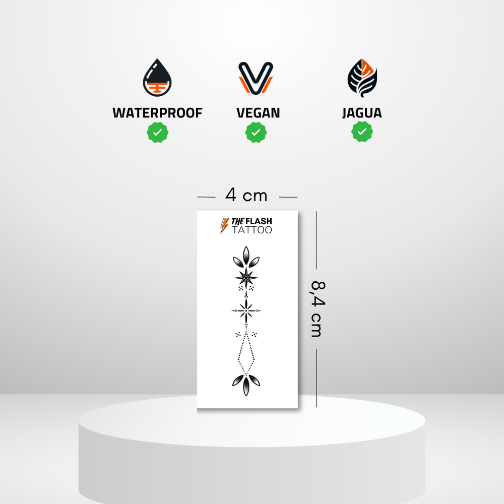 Tatouage boussole mandala minimaliste et discret