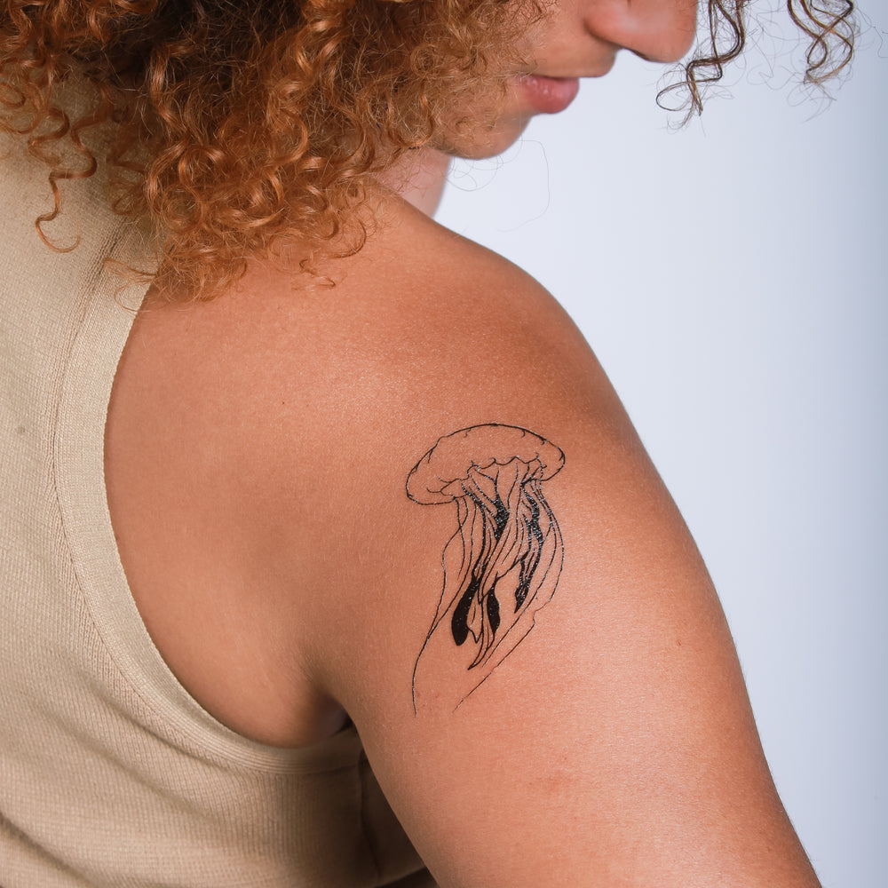 tatouage ephemere meduse style elegant et mystique