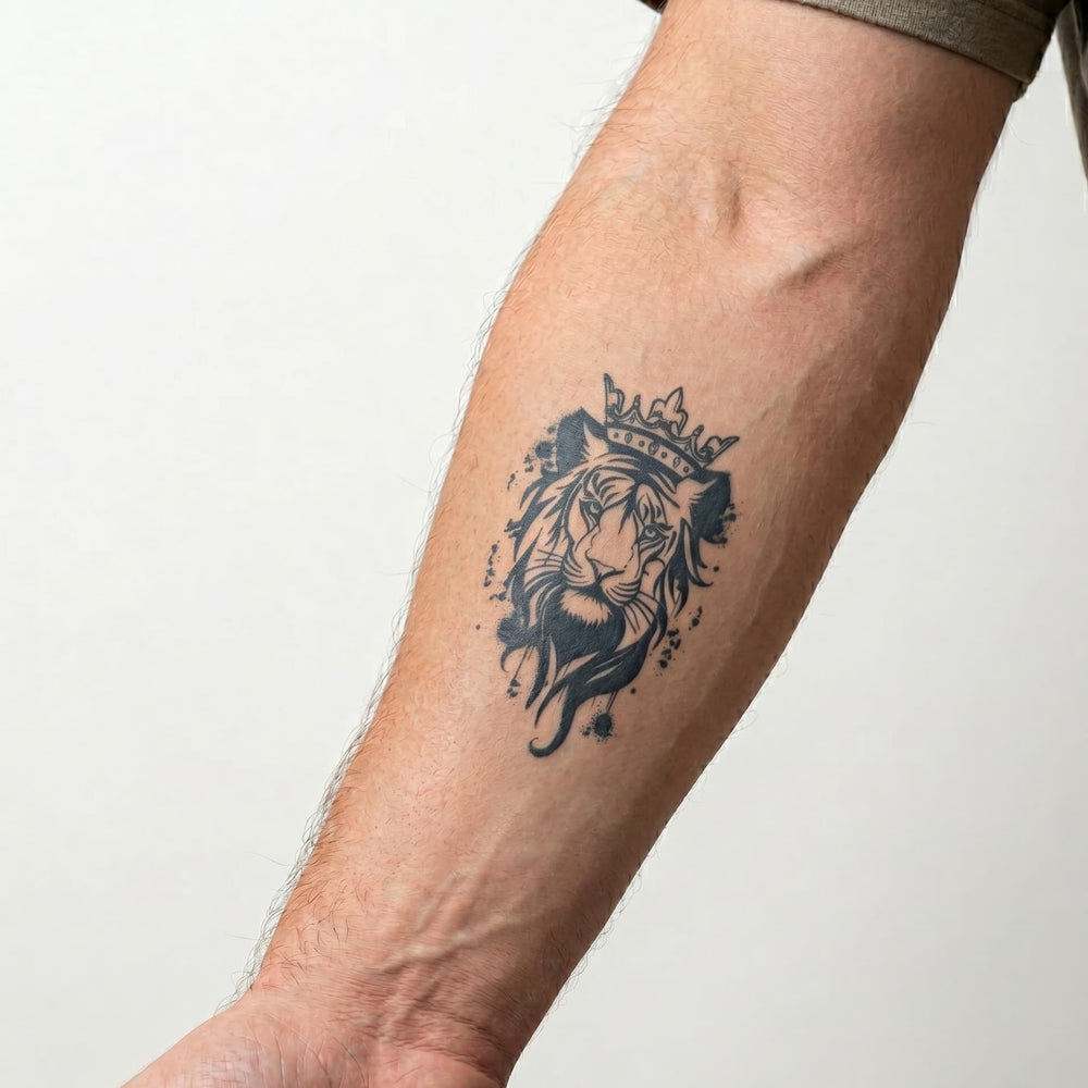 Tatouage éphémère lion sur bras homme 