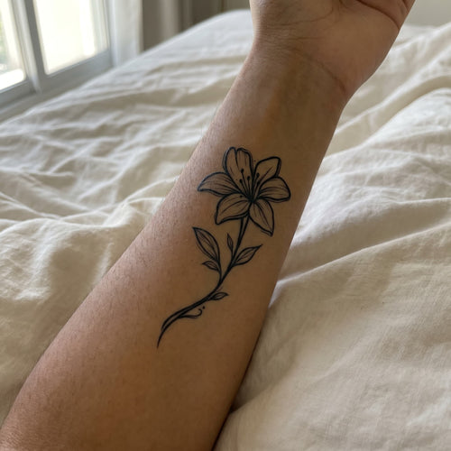Minimalist lily