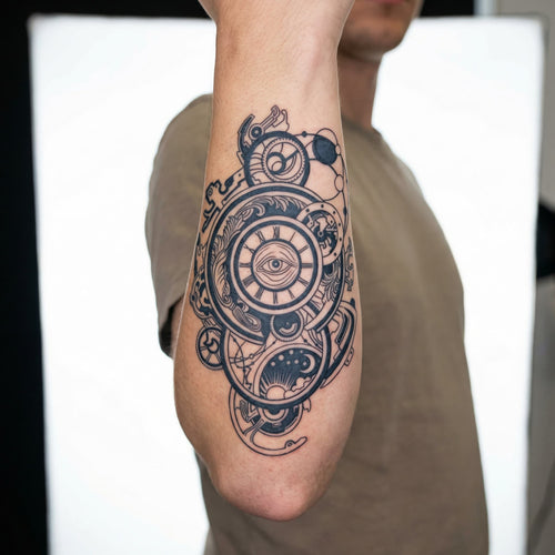 Tatouage homme horloge réaliste longue durée
